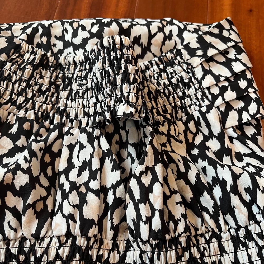 Bebe Romper Shorts One-Piece Strapless‎ Animal Print Black White Ruffle XXS 2XS - Picture 7 of 12